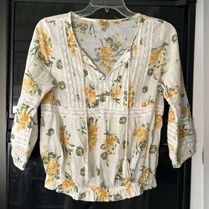 Peasant Blouse Women’s Size S 3/4 Bell Sleeves Lace Trim Yellow Roses TRUE CRAFT